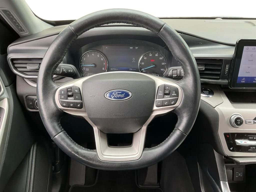 Used 2022 Silver Ford XLT image 15