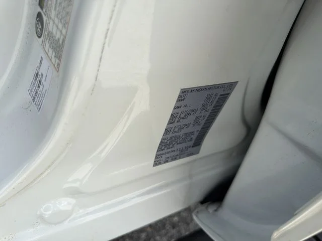 Used 2024 White Nissan PRO-4X image 34