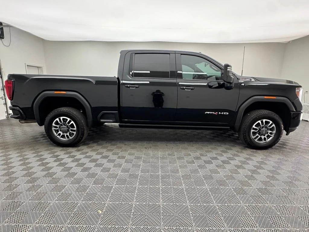 Used 2022 Onyx Black GMC AT4 image 6
