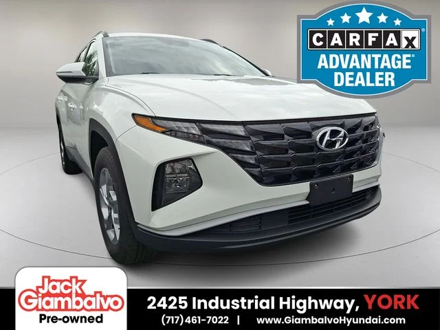 Used 2023 White Hyundai SEL image 1