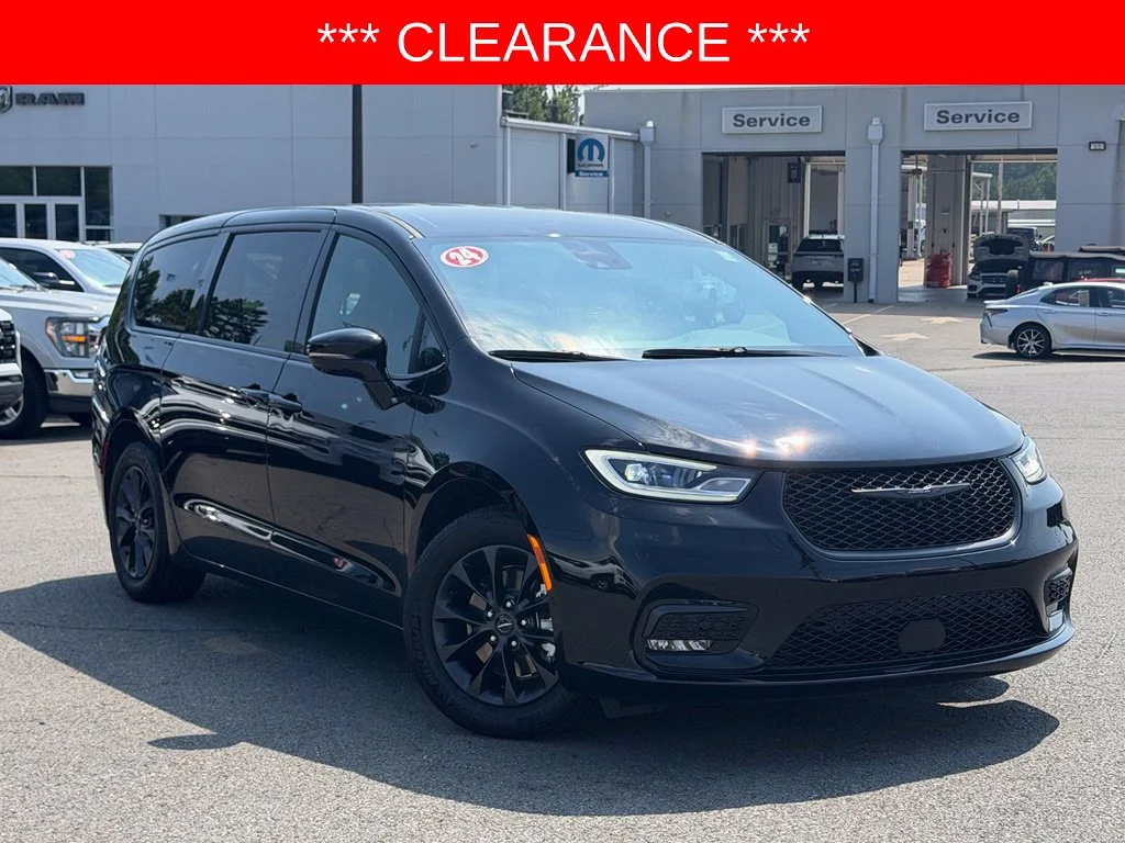 2024 Chrysler Pacifica PHEV Select