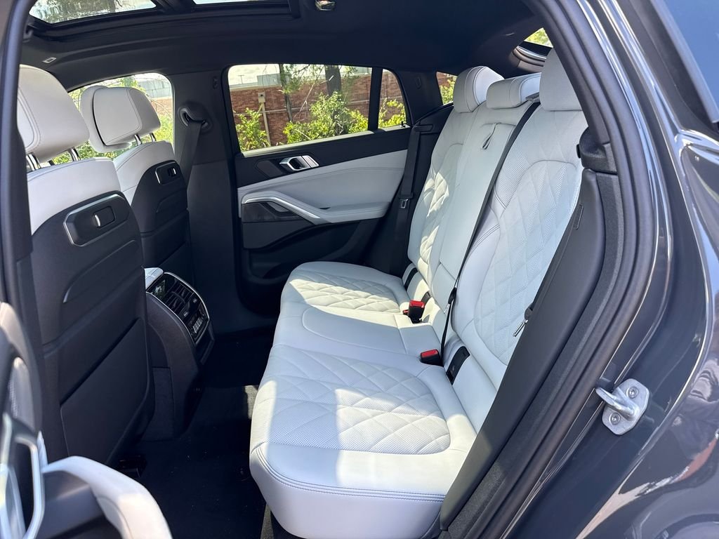 New 2027 Gray BMW xDrive40i image 26