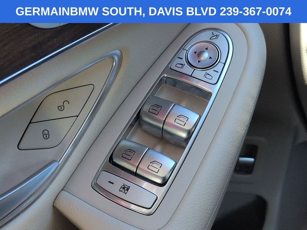 Used 2022 Polar White Mercedes-Benz GLC 300 image 25