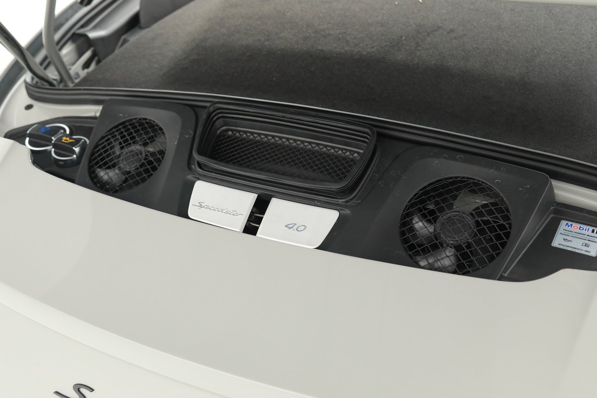 Used 2019 Chalk Porsche Speedster image 36
