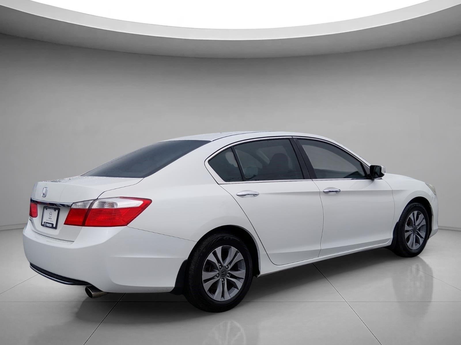 Used 2015  Honda LX image 5