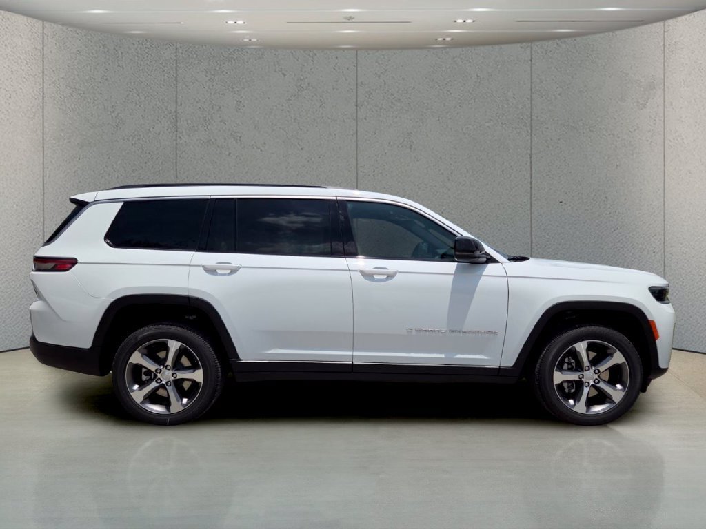 New 2026 Bright White Clear-Coat Exterior Paint Jeep Limited image 2