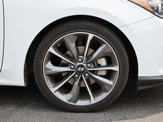 Used 2019 Chalk White Hyundai 2.0 Premium image 5