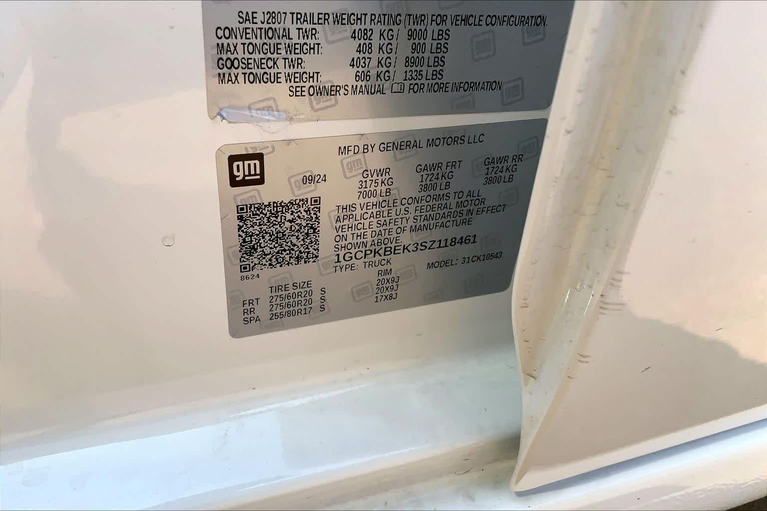 Certified Used 2025 Summit White Chevrolet Custom image 34