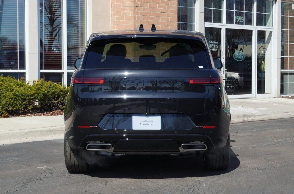 Certified Used 2026 Black Land Rover Dynamic SE image 5