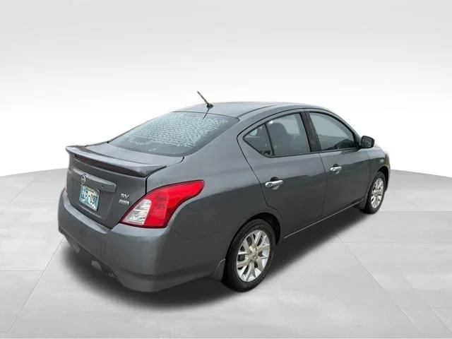 Used 2018 Gray Nissan 1.6 SV image 3