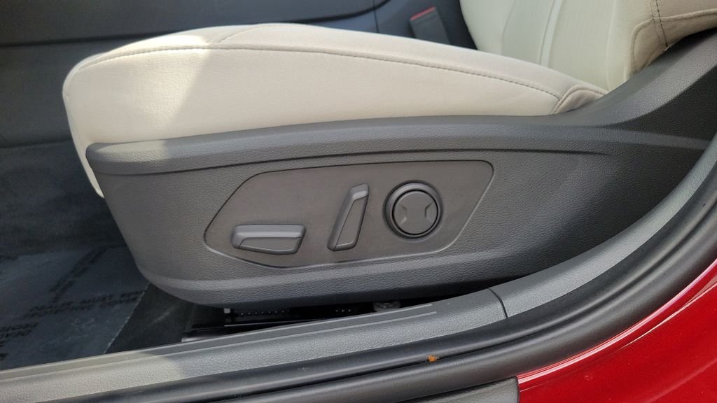 Used 2024 Red Hyundai SEL image 16