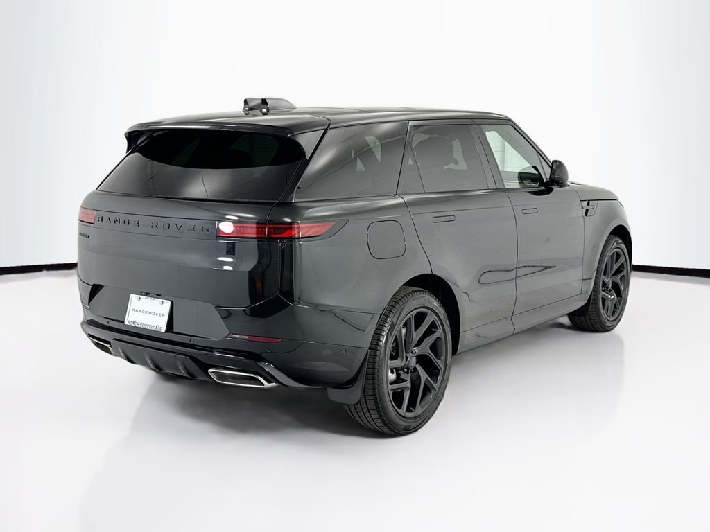New 2026 Santorini Black Land Rover Dynamic SE image 5