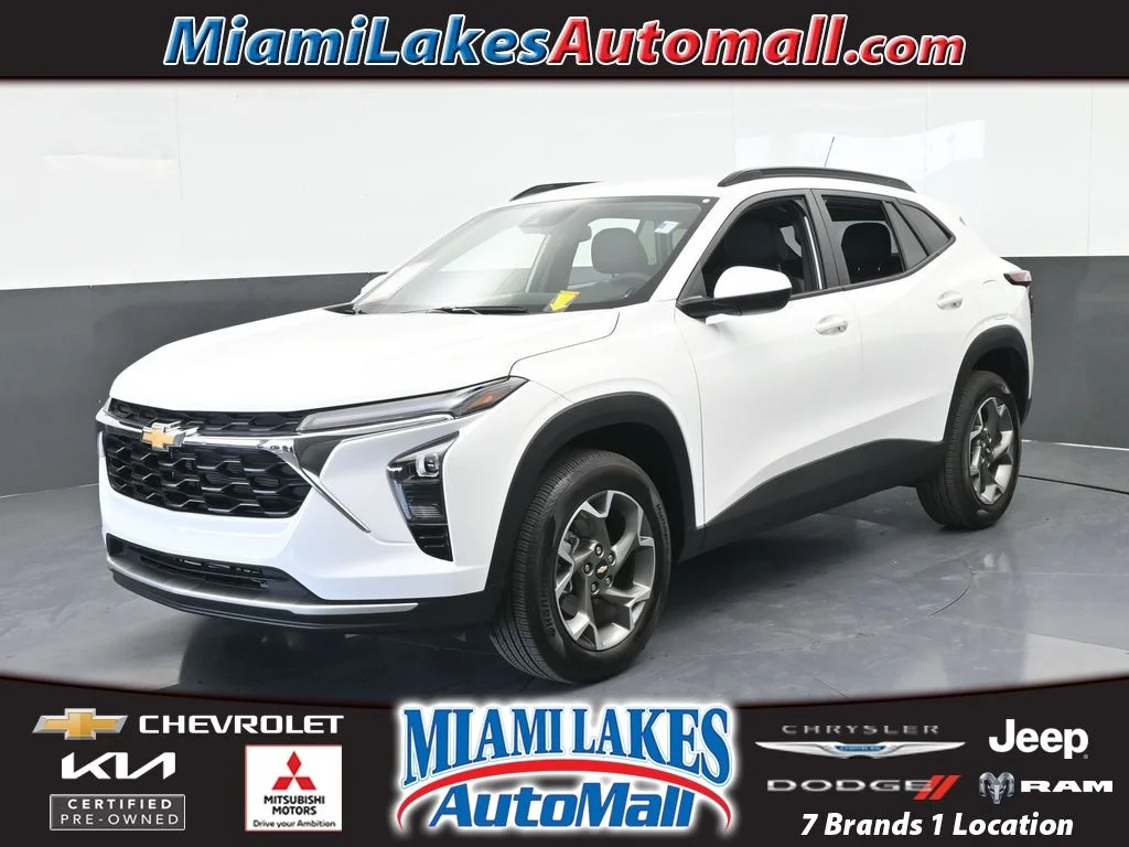 Used 2025 Summit White Chevrolet LT image 1
