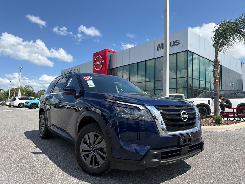 2024 Nissan Pathfinder SV 4WD's photo