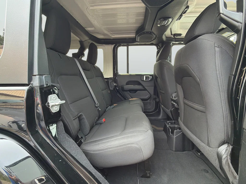 Used 2021 Black Jeep Unlimited Sahara image 24