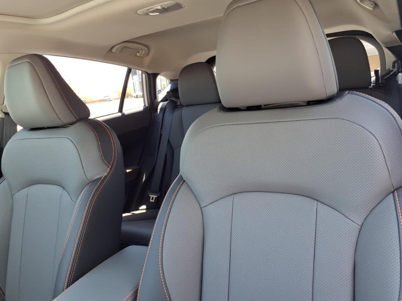 New 2026 CRYSTAL WHITE PEARL Subaru Limited Hybrid image 25