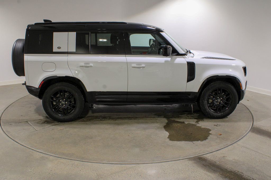 2022 Land Rover Defender X-Dynamic SE - Photo 6