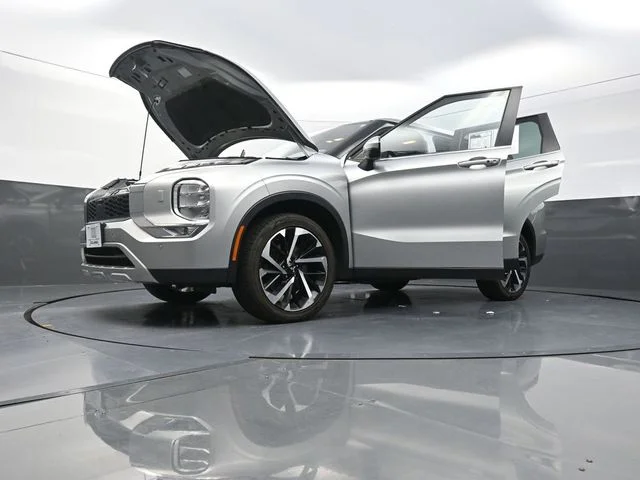 Used 2023  Mitsubishi  image 31