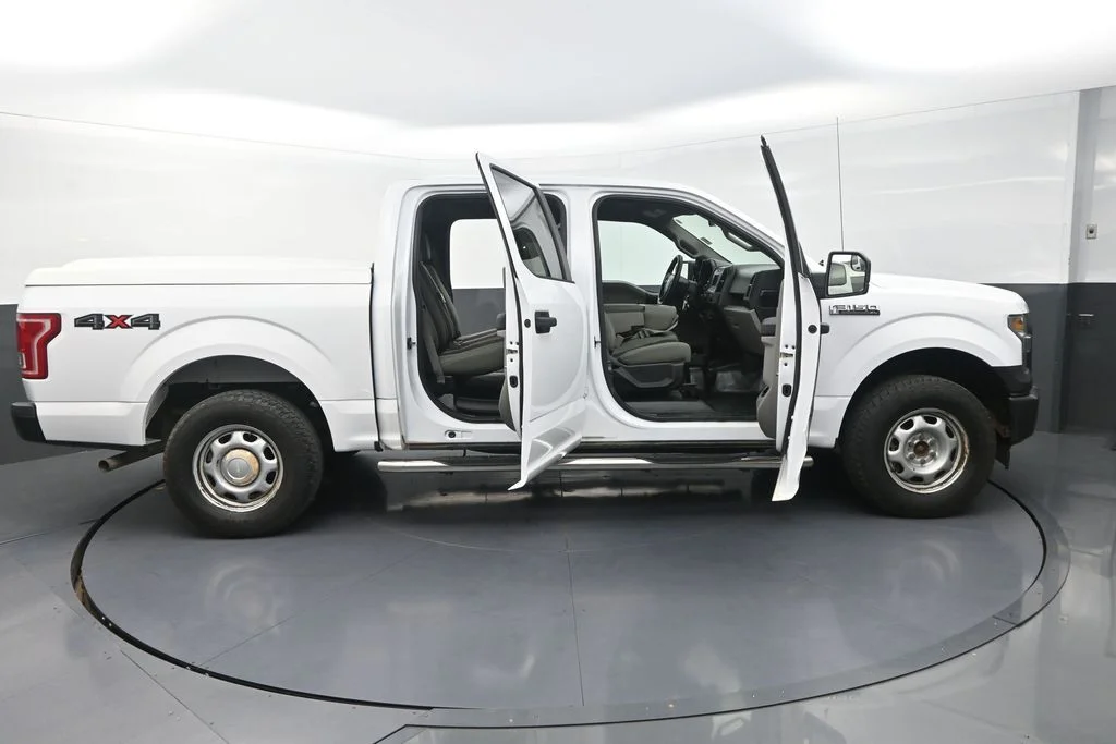 Used 2017 White Ford XL image 37