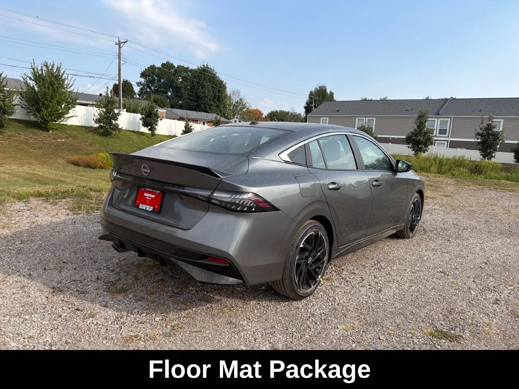 Used 2027 Gray Nissan SR image 6