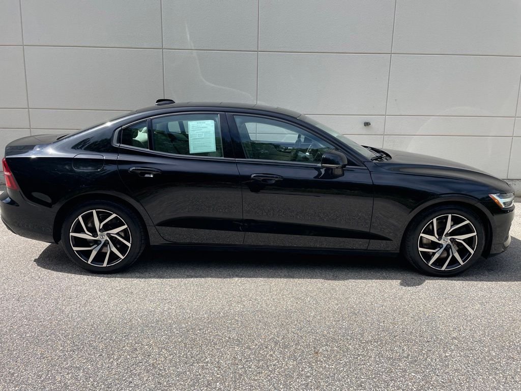 Used 2019 Blackstone Volvo T6 Momentum image 5