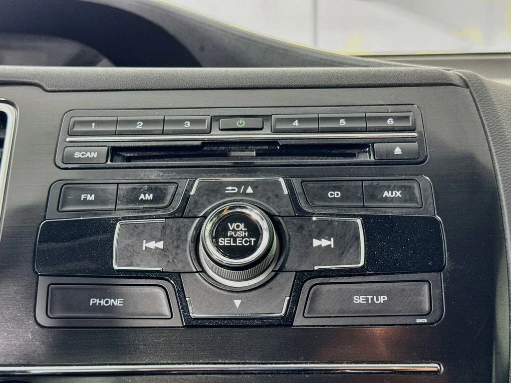 Used 2013 Silver Honda LX image 16