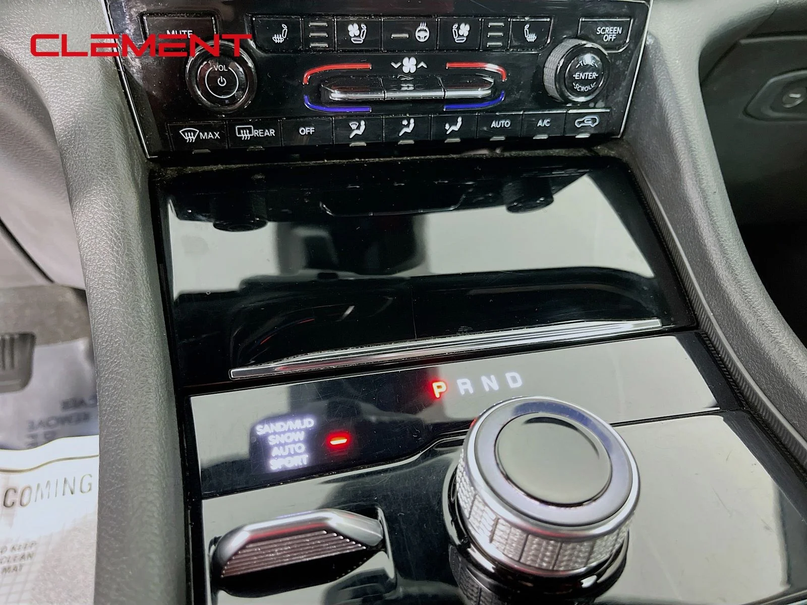 Used 2024 Gray Jeep Limited image 21