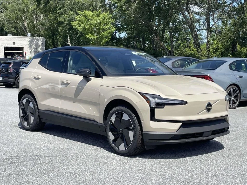 2026 Volvo EX30 Twin Motor Performance Ultra's photo