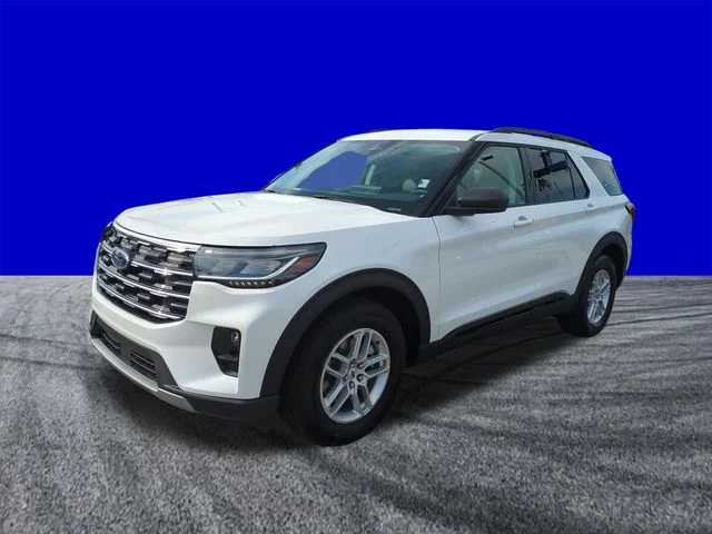 New 2026 Star White Metallic Tri-Coat Ford Active image 8