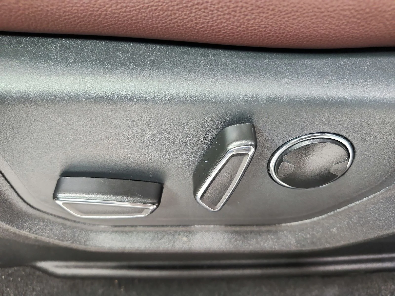 Used 2024 Silver Ford Limited image 21