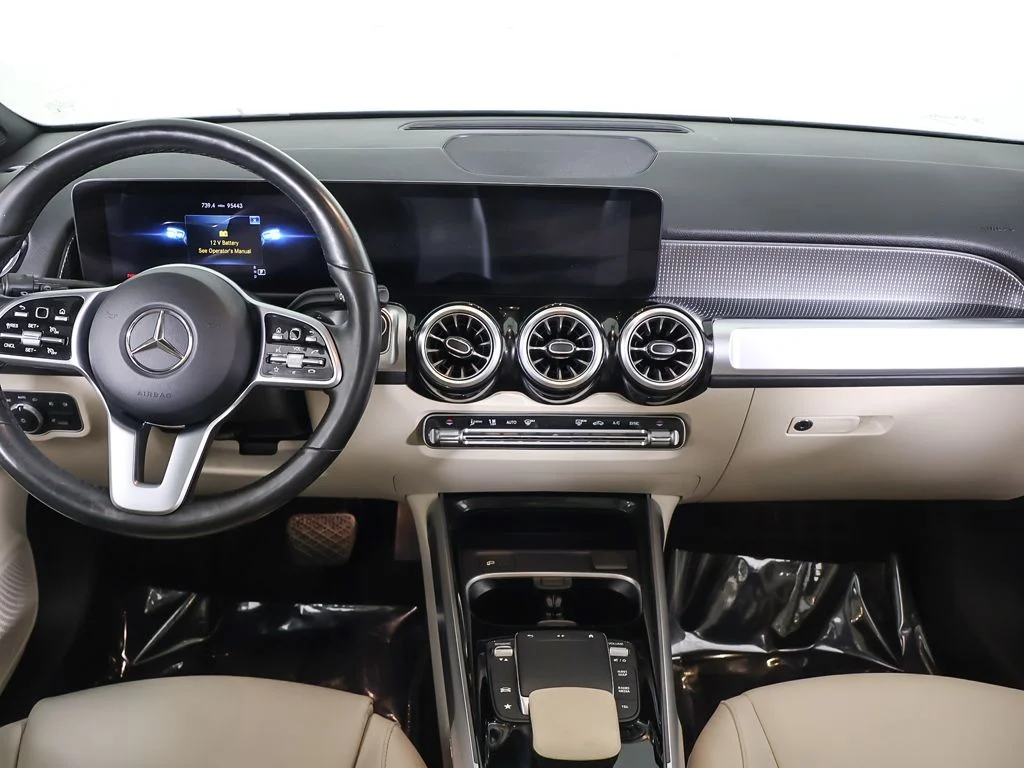Used 2022 Polar White Mercedes-Benz GLB 250 image 36