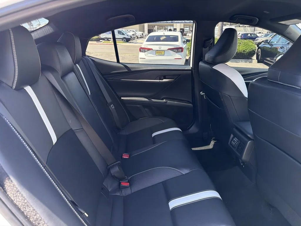 Used 2026 Ice Cap Toyota SE image 30