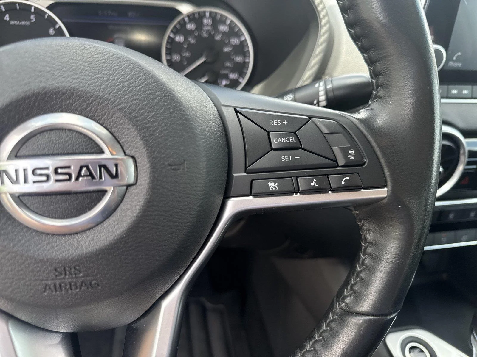 Used 2022 Rosewood Metallic Nissan SV image 25