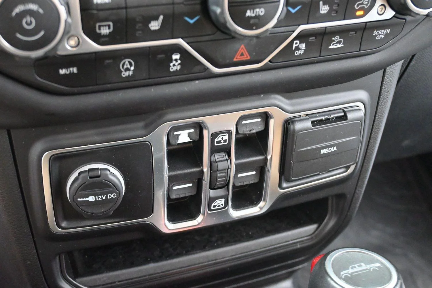 Used 2020 Bright White Clearcoat Jeep Overland image 23