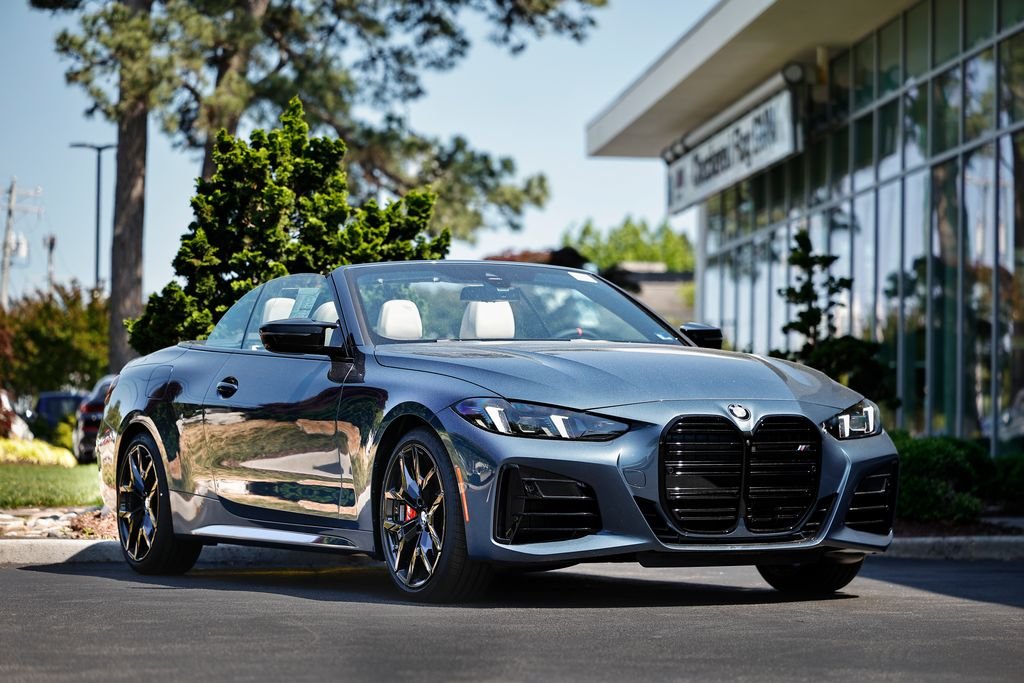 2027 BMW 4 Series M440i Convertible's photo