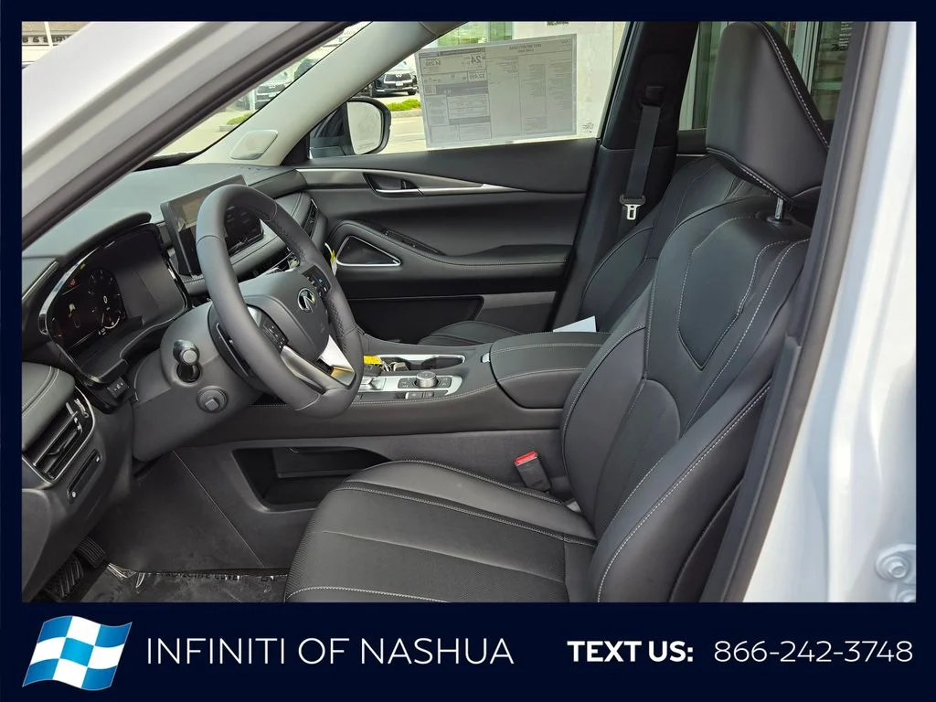 New 2027 RADIANT WHITE INFINITI Luxe AWD image 3