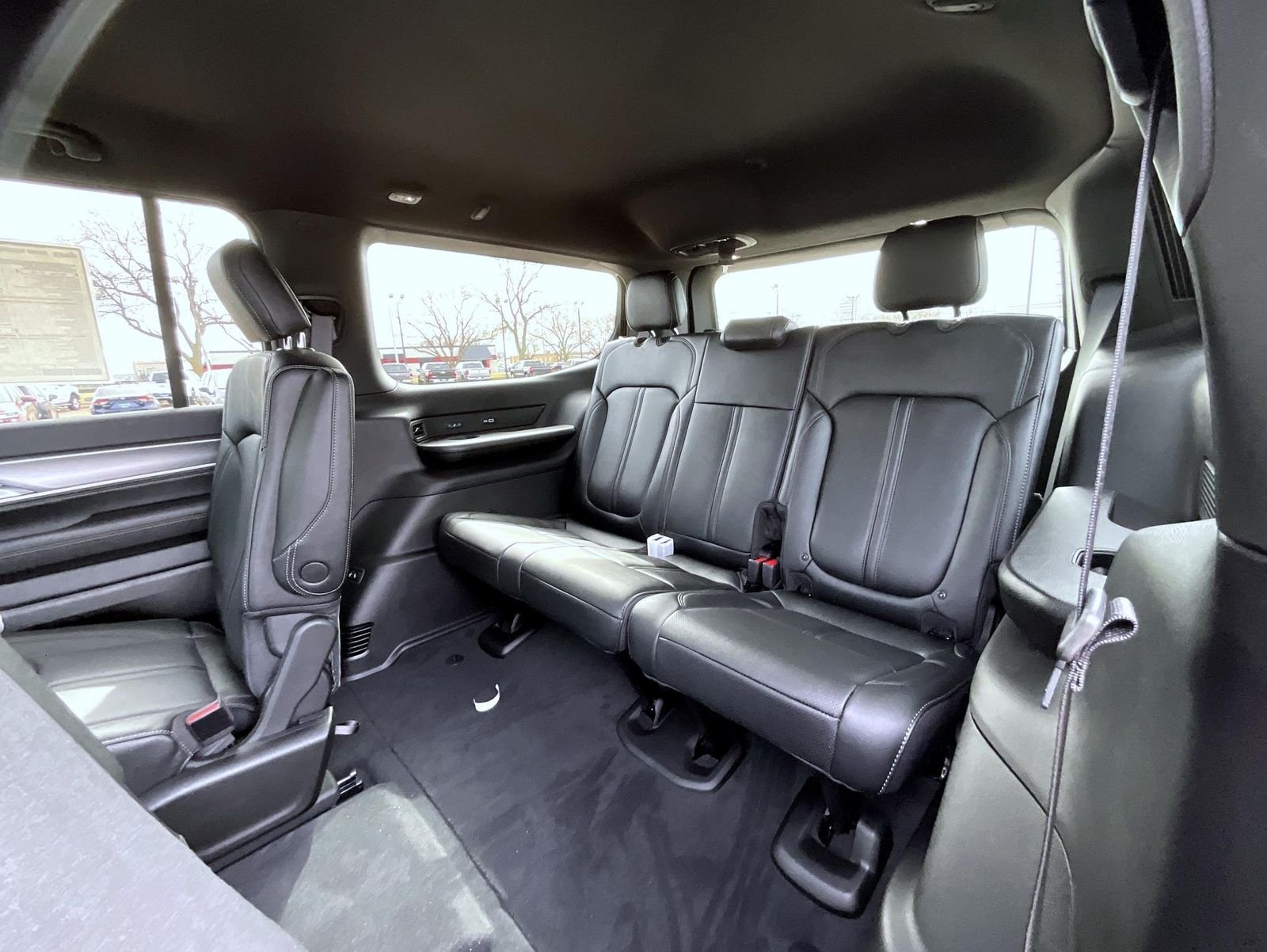 New 2026 Bright White Clear-Coat Exterior Paint Jeep Limited Altitude image 12