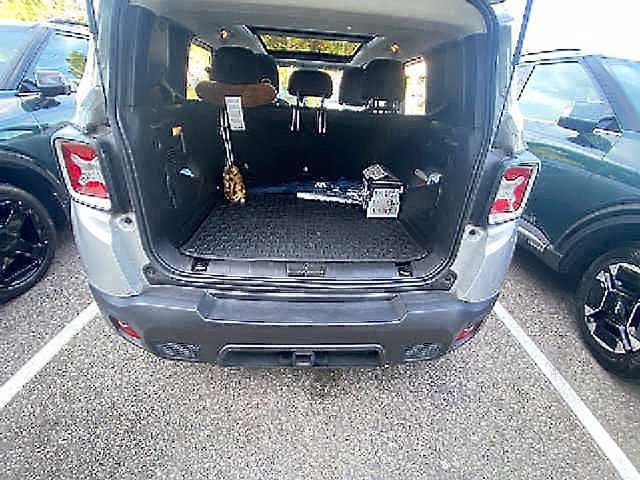Used 2021 Silver Jeep Latitude image 34