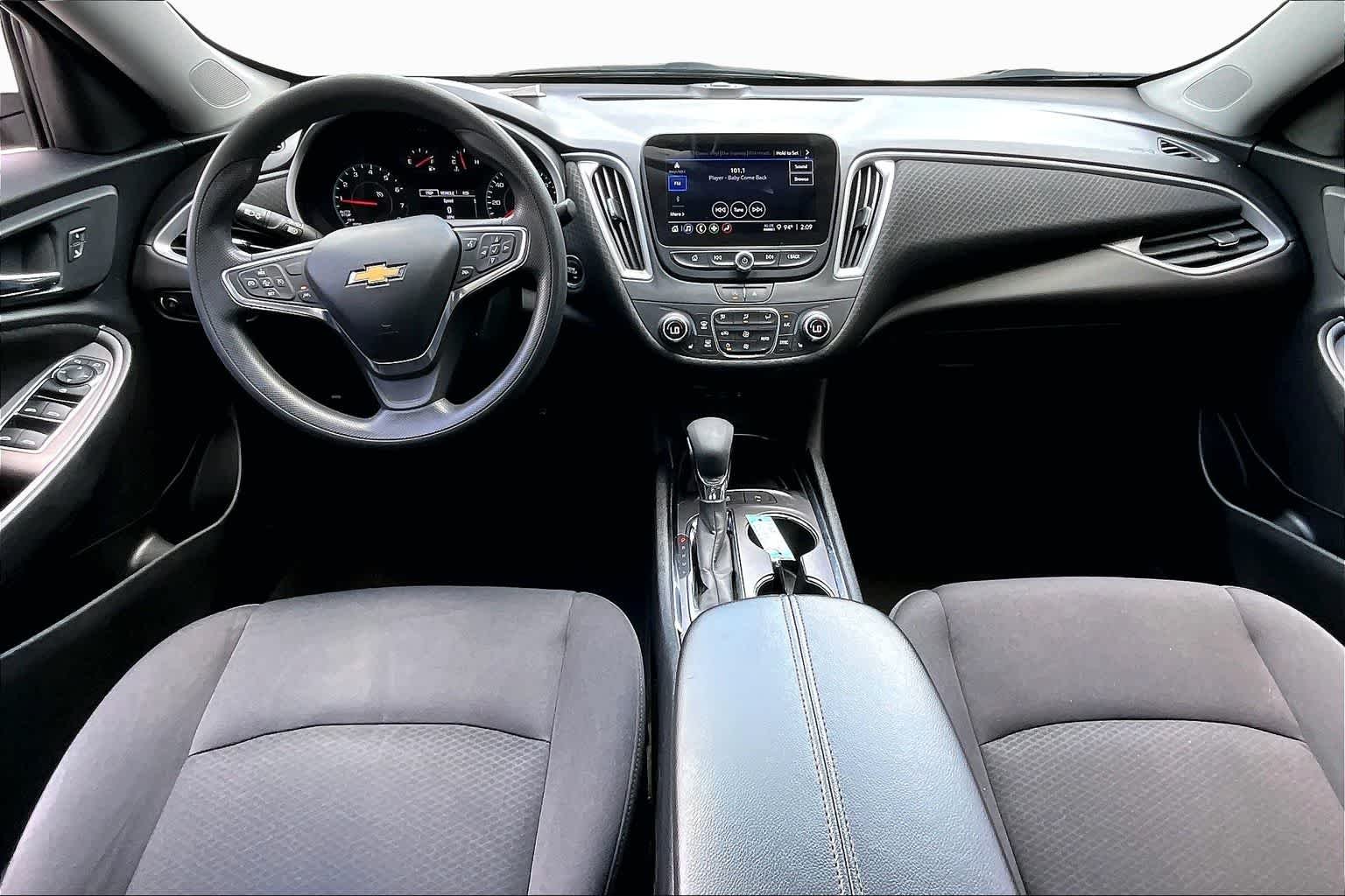 Used 2024 Summit White Chevrolet LT image 15