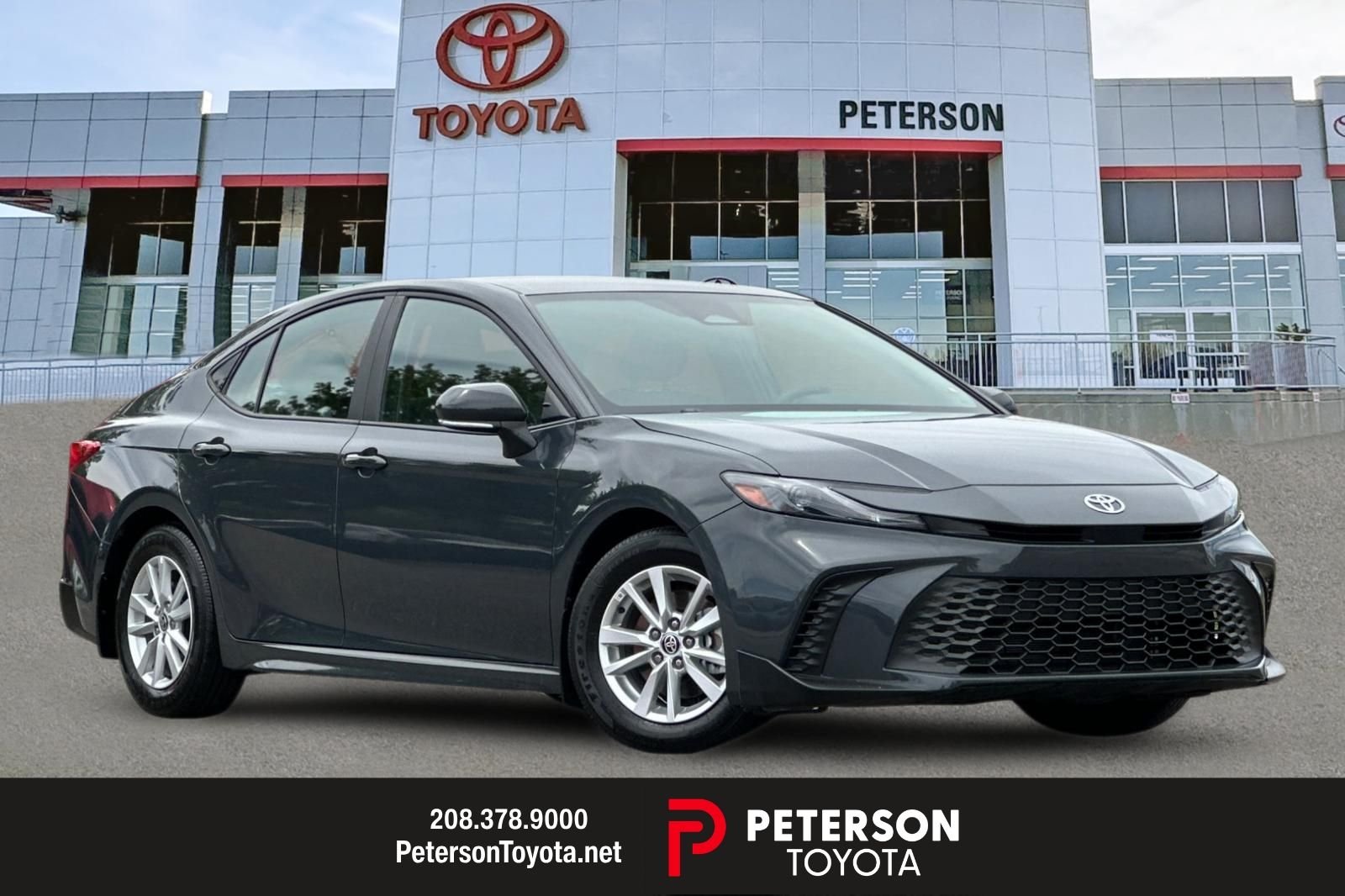 Used 2025  Toyota SE image 1