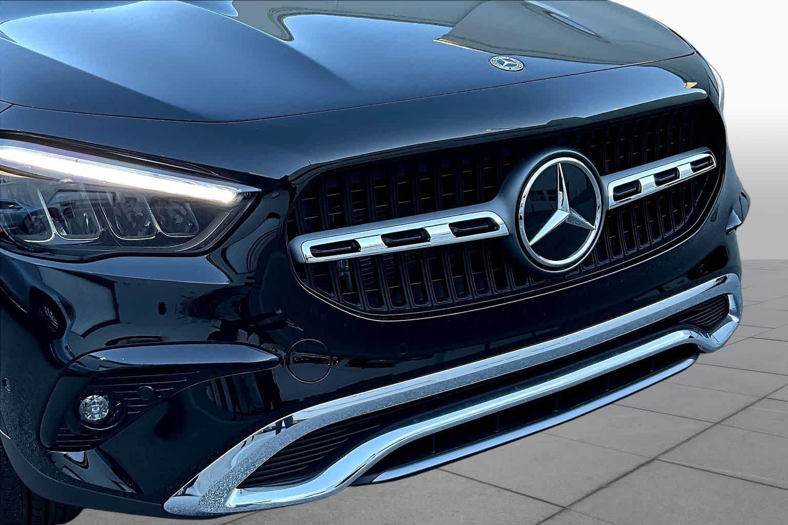 Used 2026 Night Black Mercedes-Benz GLA 250 image 28