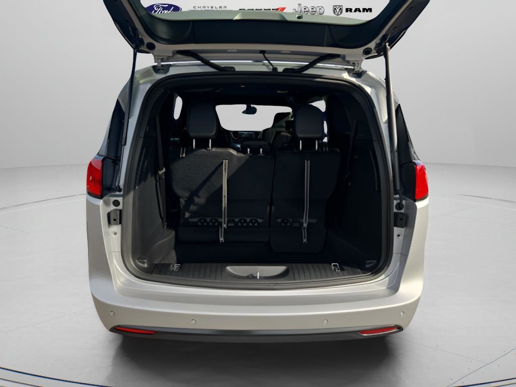 New 2026 Silver Chrysler LX image 23