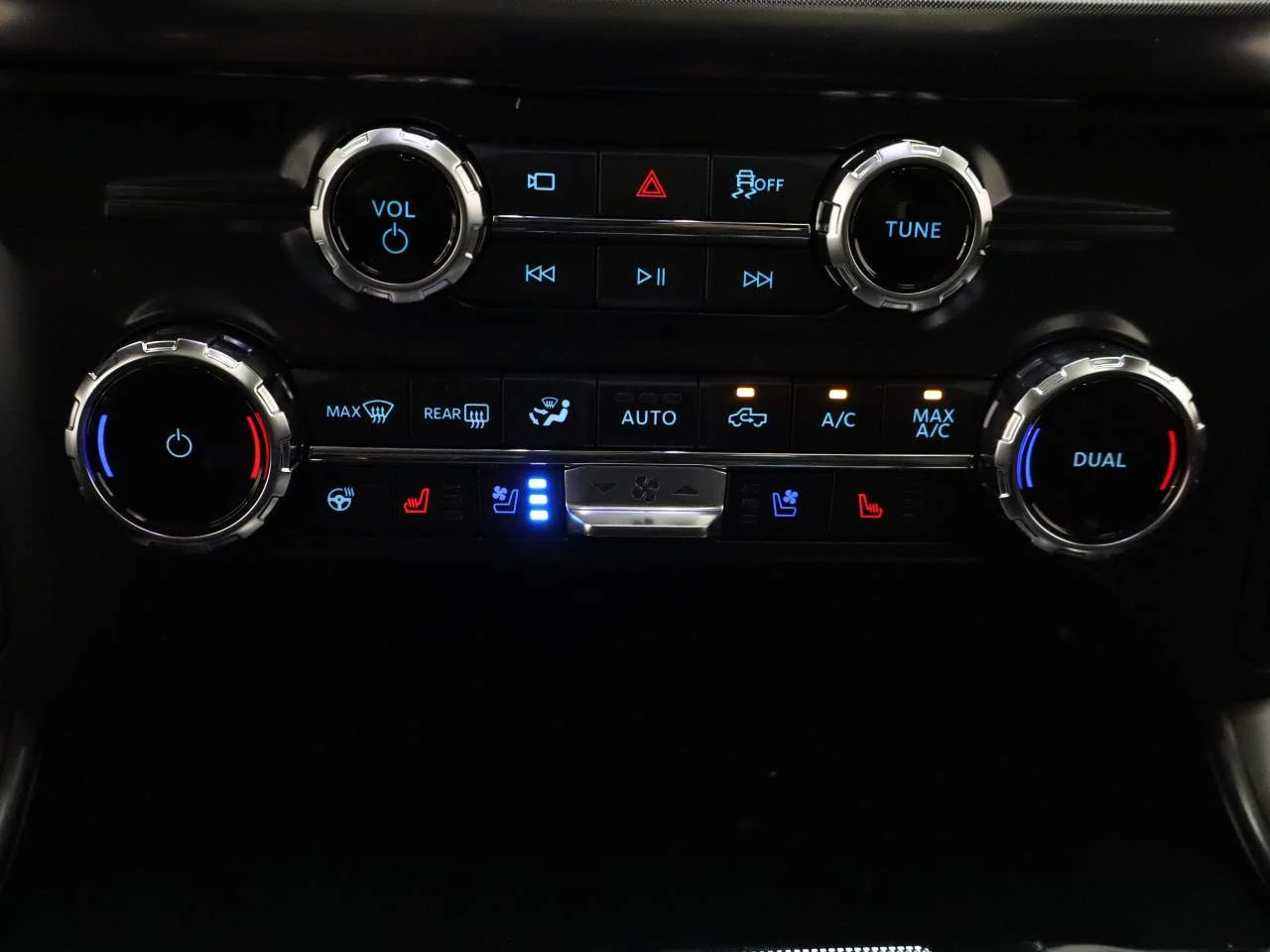 New 2026 Agate Black Metallic Ford Tremor® image 10