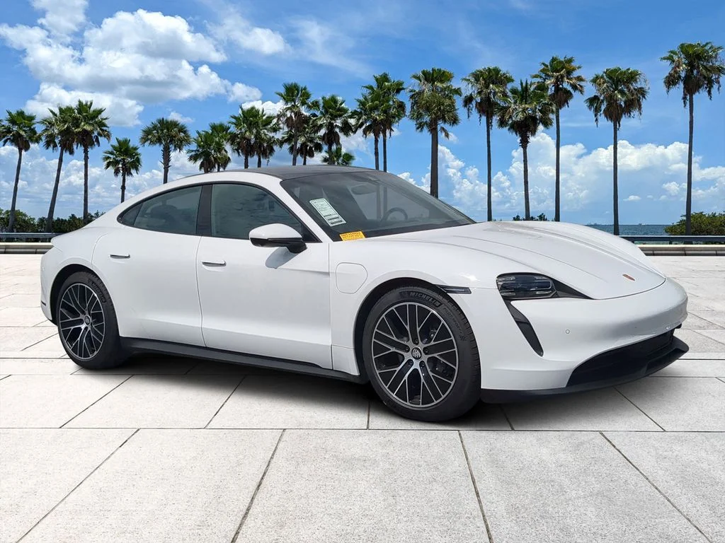 Used 2024  Porsche Base image 2