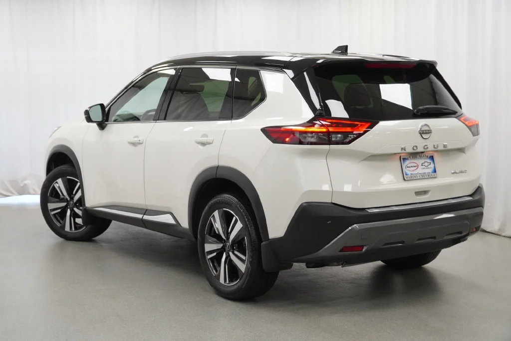 Used 2023 Pearl White Trico Nissan SL image 17