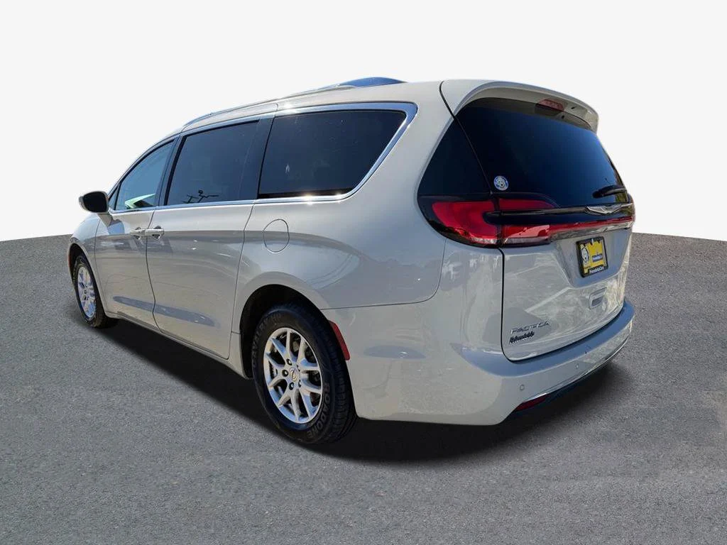 Used 2021 White Chrysler Touring L image 2