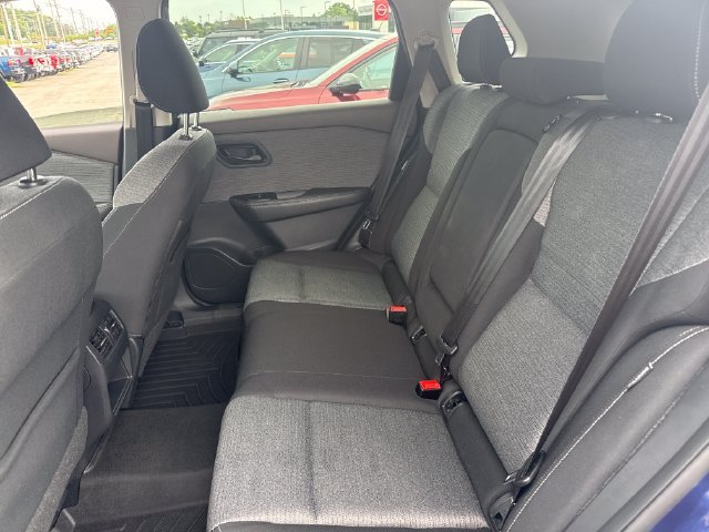 Used 2021 Blue Nissan S image 14
