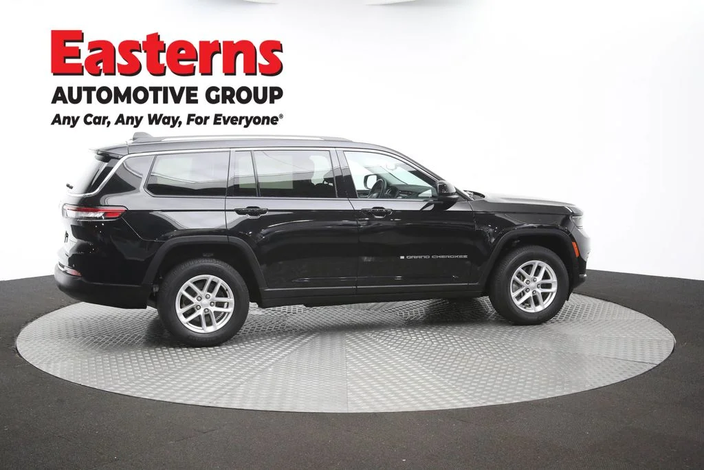 Used 2022 Black Jeep Laredo image 44