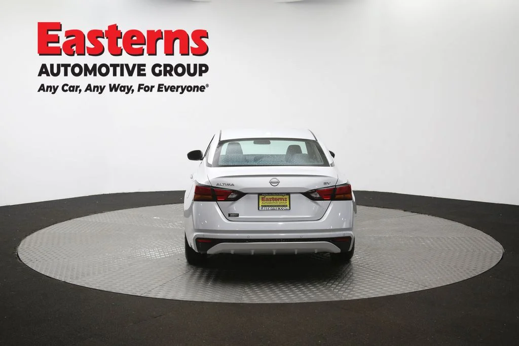Used 2024 Silver Nissan 2.5 SV image 36
