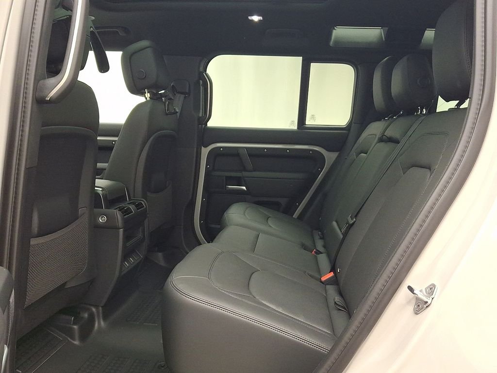 New 2026 Borasco Grey Metallic Land Rover X-Dynamic SE image 6